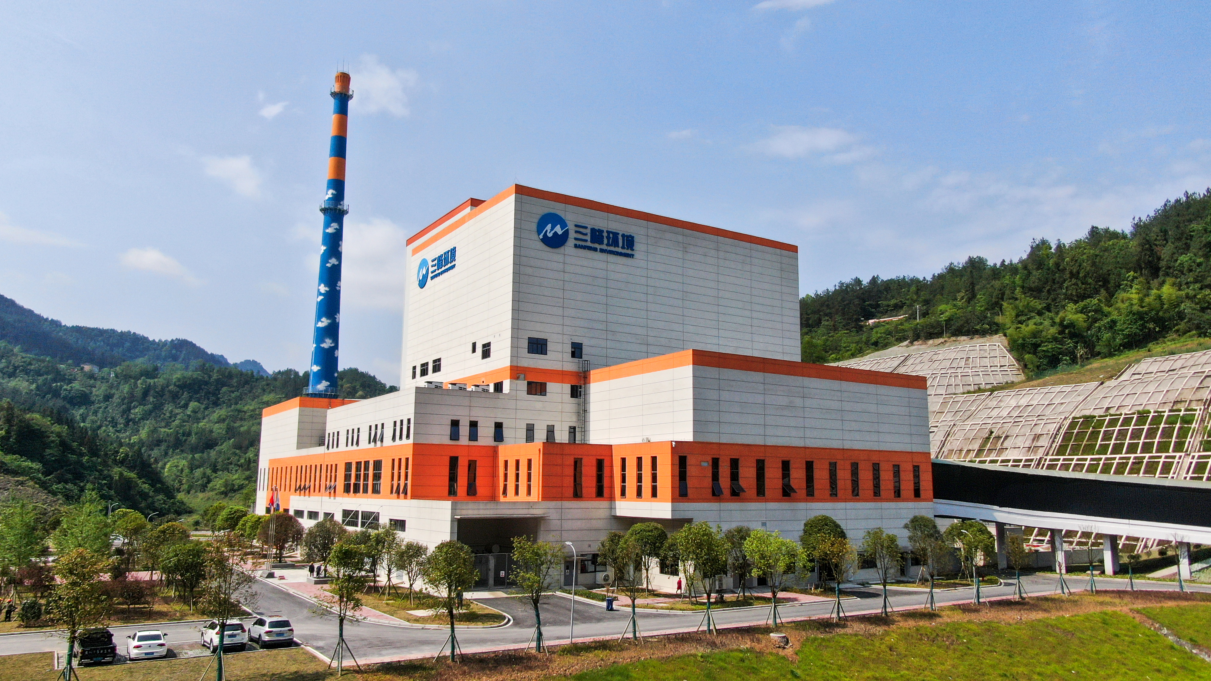 32.重慶黔江環(huán)保發(fā)電廠(350噸天).jpg 32.重慶黔江環(huán)保發(fā)電廠(350噸天).jpg